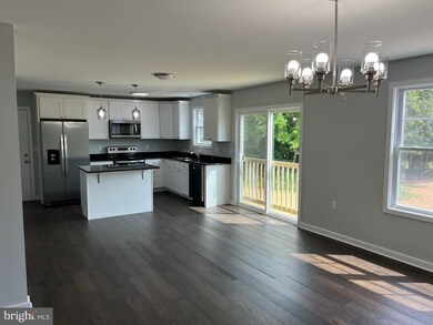 319 Chalcedony Dr, Martinsburg, WV 25404 - photo 7