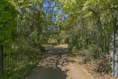 212 Johnstone Dr, Dickson, TN 37055 - photo 3