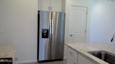 1560B Fridge Distinct