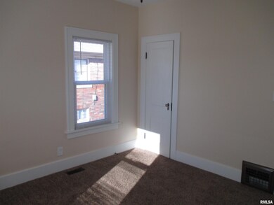 1745 W Locust St, Davenport, IA 52804 - photo 6