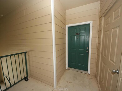 1300-216-ParkWest_Madison_Door