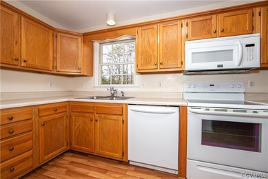 Lots of good work space