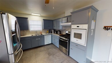 715 W 22nd St, Ada, OK 74820 - photo 6