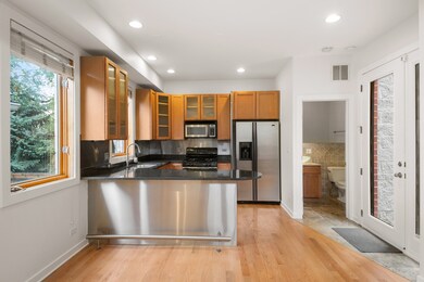 921 N Honore St unit C, Chicago, IL 60622 - photo 7