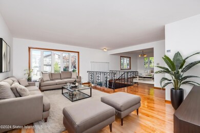 12E-LIVING ROOM 2