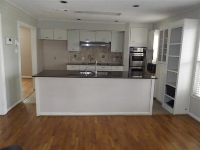 212 W 34th St, Houston, TX 77018 - photo 6