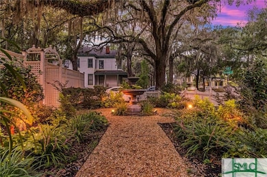 121 W 36th St, Savannah, GA 31401 - photo 3