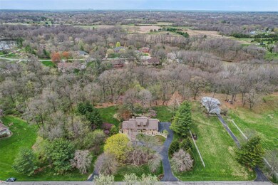 19 Lindenwood Dr, Collinsville, IL 62234 - photo 2