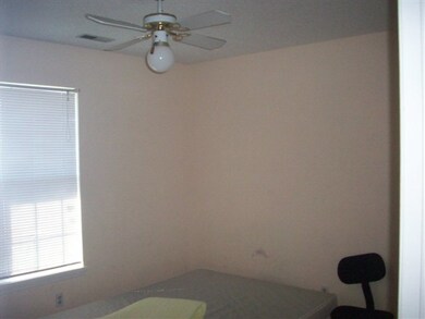 107 Creekview Dr, Jacksonville, NC 28540 - photo 4