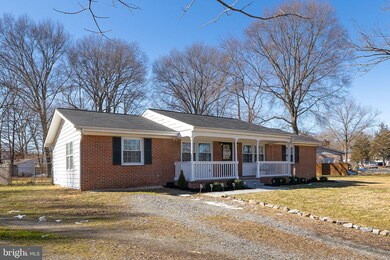 828 Sherwood Ln, Fredericksburg, VA 22407 - photo 3