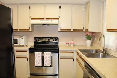 1512 SE Royal Green Cir unit H-202, Port Saint Lucie, FL 34952 - photo 7