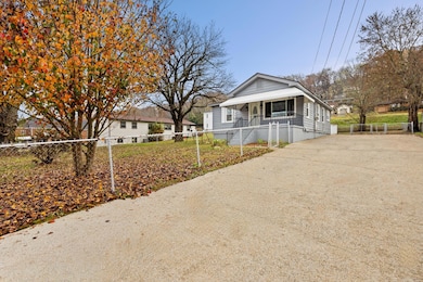 405 Andrews St, Rossville, GA 30741 - photo 2