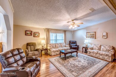 3364 W Majestic Dr__025