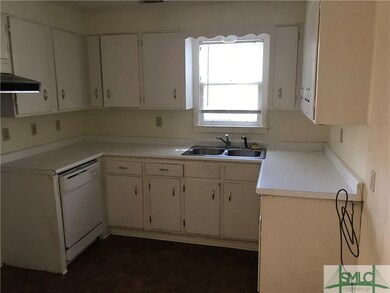 2218 E 60th St, Savannah, GA 31404 - photo 5