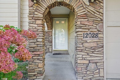 4-web-or-mls-Kentucky Ave N-S0310-004.jpg