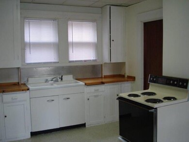 Apt 1 Kitchen