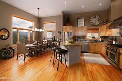 661_singletree_e_kitchen_dining