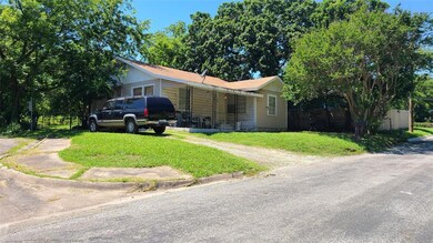 505 Cherry St, Bonham, TX 75418 - photo 2