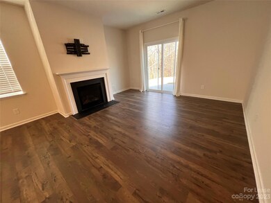 562 King Clover Ln, Clover, SC 29710 - photo 5