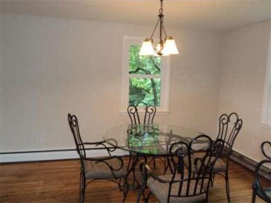 22 Vesper St, Worcester, MA 01602 - photo 5