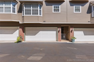 1418 S Frisco Ave unit 4, Tulsa, OK 74119 - photo 2