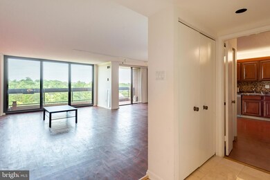 Winthrop House Condominium unit 810, Baltimore, MD 21218 - photo 4