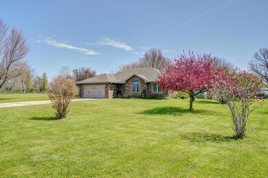 700 Bedrock Ln-2