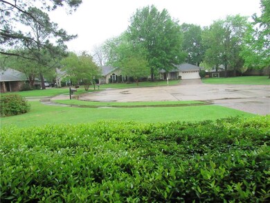 Cul-de-sac that home is situated on
