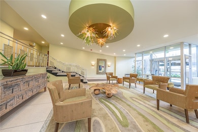 Park Plaza unit 815, Oakland, PA 15213 - photo 2