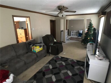 2422 Garfield Ave, Des Moines, IA 50317 - photo 4