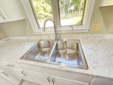 122 Runnymede Blvd, Sumter, SC 29153 - photo 5