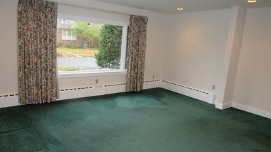 32 Holmes Ct, Albany, NY 12209 - photo 7