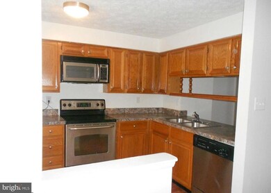 19114 Willow Spring Dr, Germantown, MD 20874 - photo 4