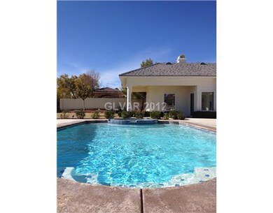 Swimming Pool/Hot Tub/Sauna.