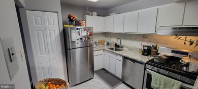 28 Canterbury Square unit 302, Alexandria, VA 22304 - photo 4