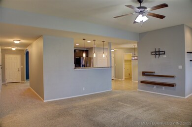 7313 S Gardenia Ave, Broken Arrow, OK 74011 - photo 5