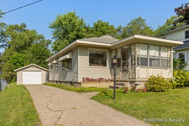 1355 Edith Ave NE, Grand Rapids, MI 49505 - photo 3