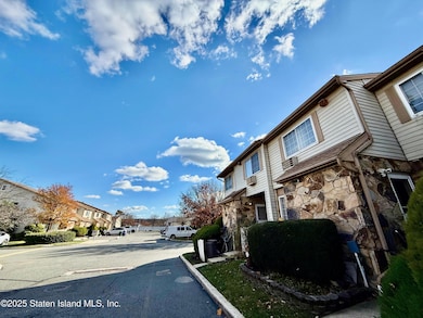 19 Tiger Ct unit 62, Staten Island, NY 10314 - photo 3