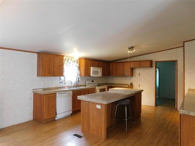 2912 Paluxy Trail, Granbury, TX 76048 - photo 2