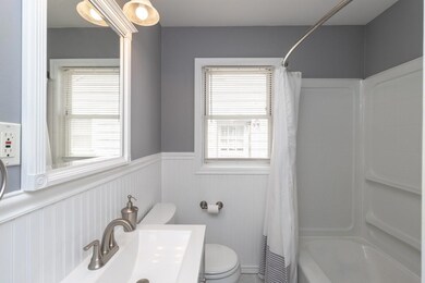 Main floor full bathroom