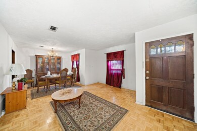 1502 Alta Vista Dr, Alvin, TX 77511 - photo 3