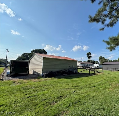 207 Walnut St, New Haven, WV 25265 - photo 6