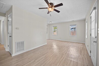 05-Living Room_Dining Room