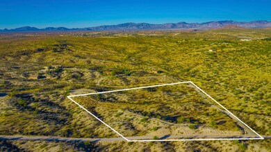 19580 W Verde Hills Dr unit A, Wickenburg, AZ 85390 - photo 2