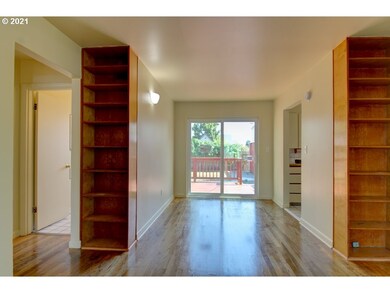 921 W 11th St, the Dalles, OR 97058 - photo 5