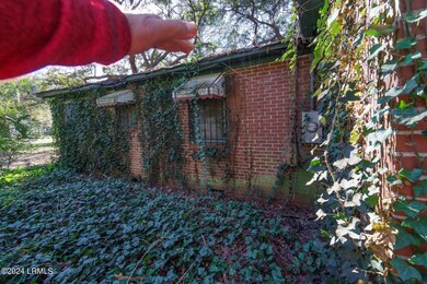 Mai Ashley - 16 Shadow Lane, Seabrook, S