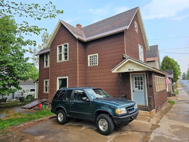 709 N 3rd St, Ishpeming, MI 49849 - photo 2