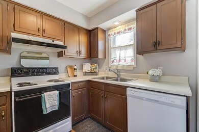 005 Kitchen