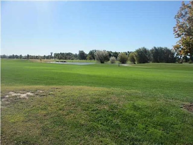 Nice water golf course view at the edge of the res