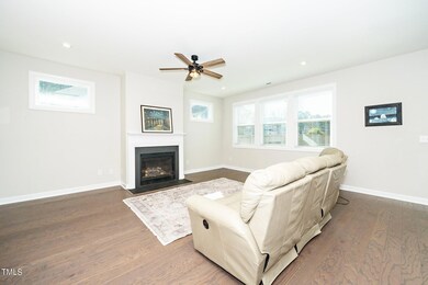 7-web-or-mls-2901 Macbeth Ln (3 of 31) c